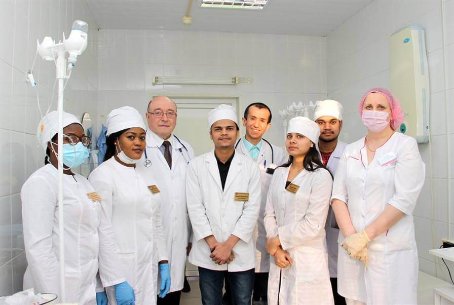 Indian MBBS Students with Faculties, Russia